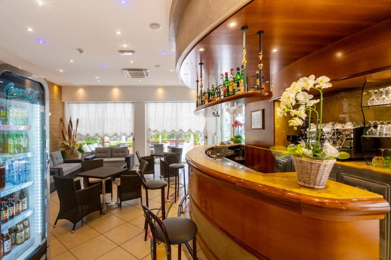 Hotel Mocambo リッチョーネ エクステリア 写真