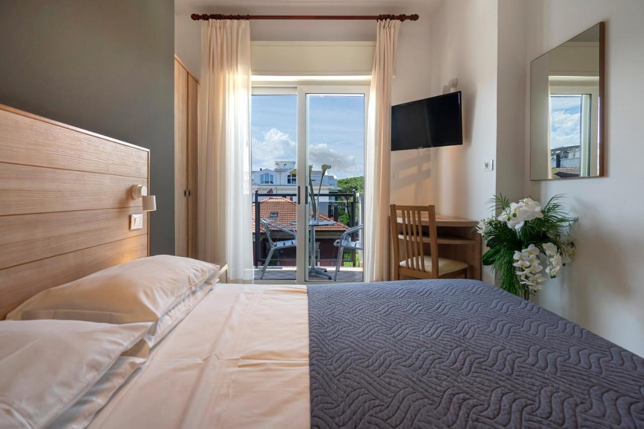 Hotel Mocambo リッチョーネ エクステリア 写真