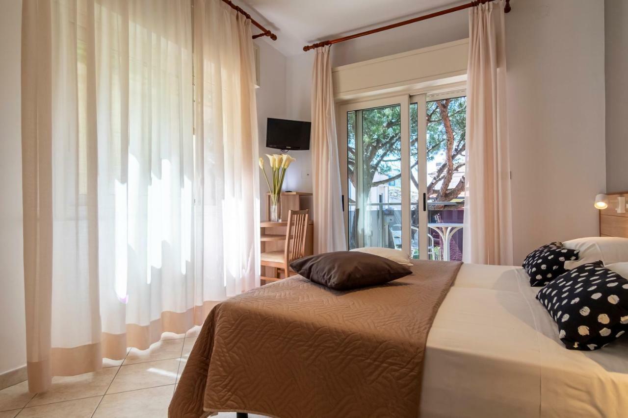 Hotel Mocambo リッチョーネ エクステリア 写真